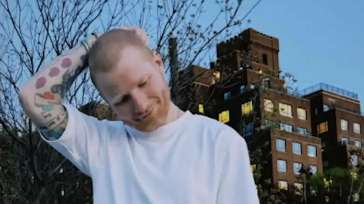 Haare ab! Ed Sheeran trennt sich von seinem Markenzeichen Sänger ist kaum wiederzuerkennen!