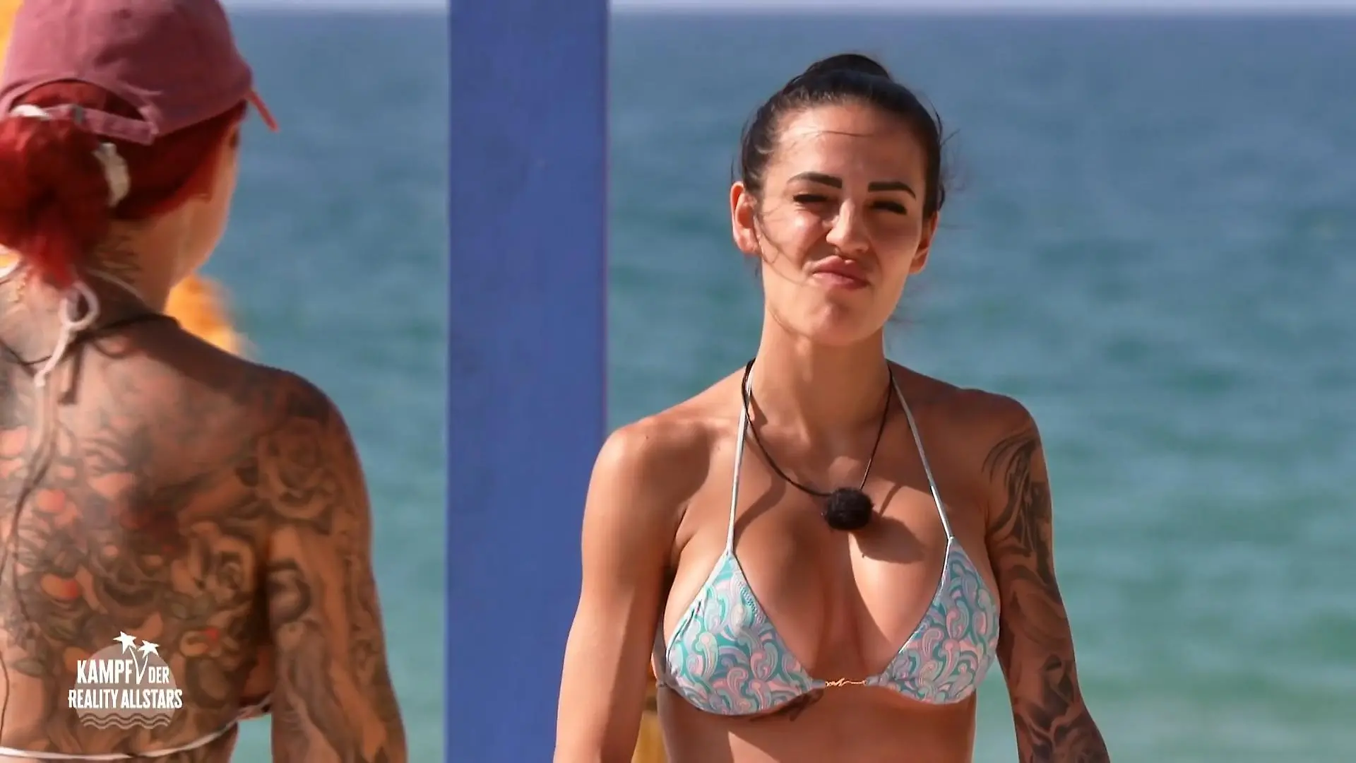 Bild von Bei dieser Frage geraten Kate Merlan und Elena Miras ins Straucheln