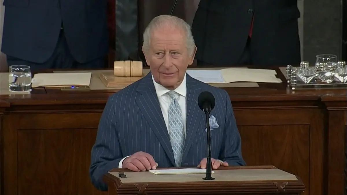 Donald Trump mehrfach widersprochen! König Charles mit Standing Ovations für DIESE Rede US-Präsident reagiert überraschend