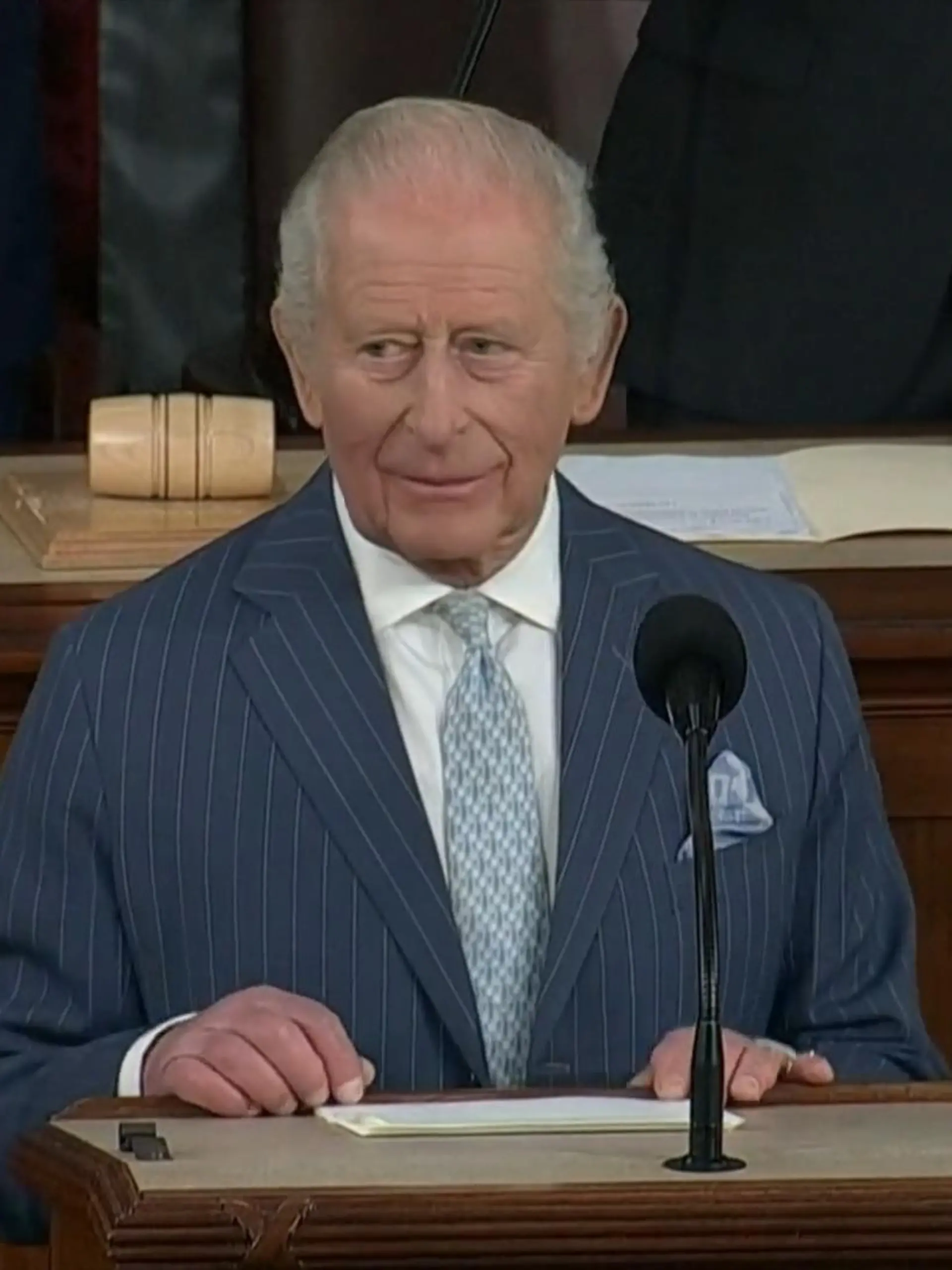 Bild zu: "Donald Trump mehrfach widersprochen! König Charles mit Standing Ovations für DIESE Rede"