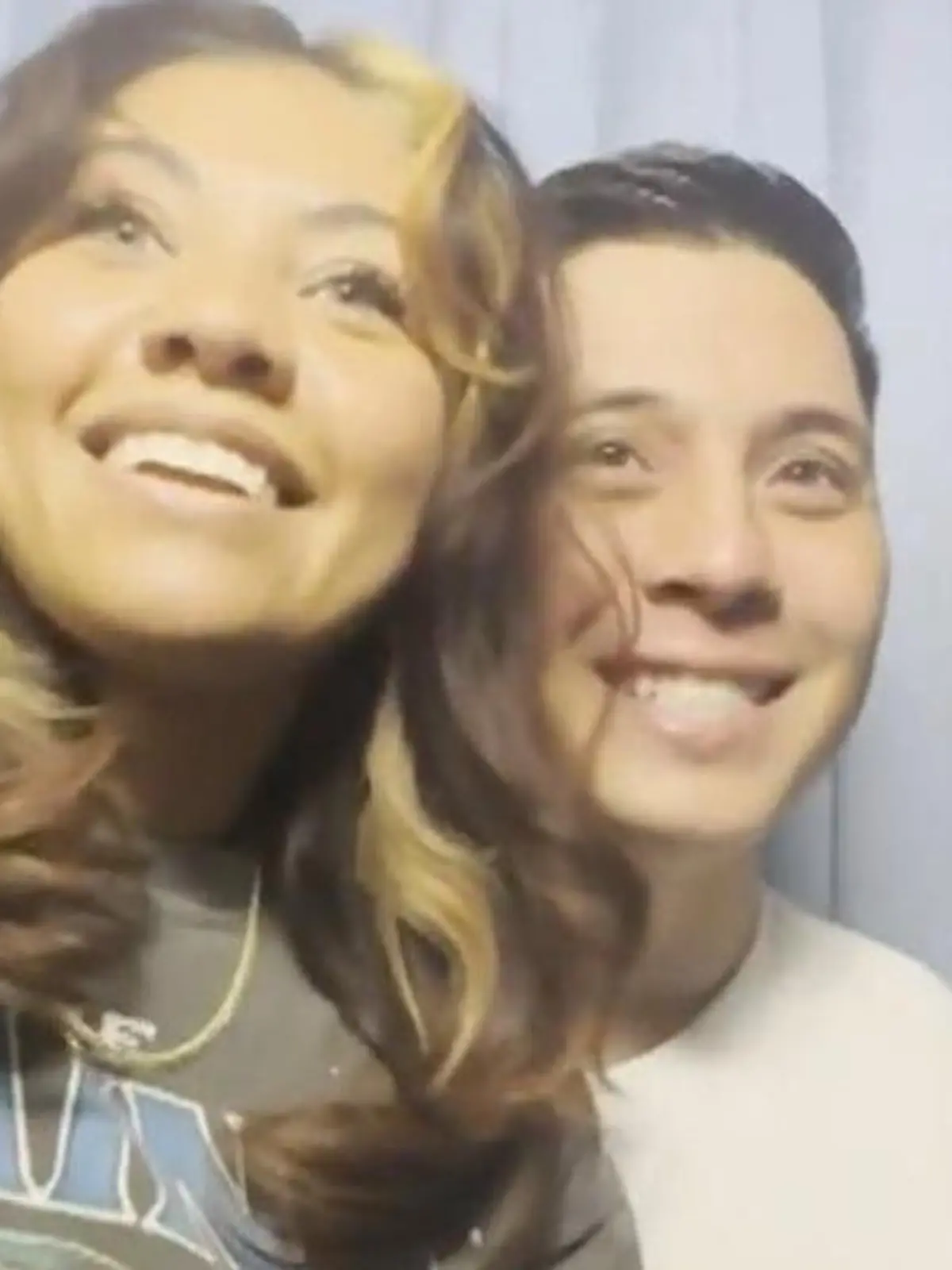 Bild zu: "Fotobox-Überraschung! Als Ehefrau ihm DAS zeigt, kommen Dustin die Tränen"