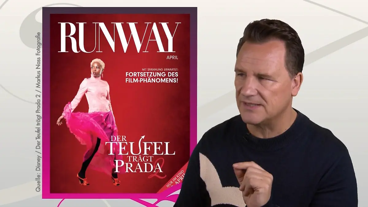 MJs Cover mit dynamischer Pose. und wirbelndem Rock.