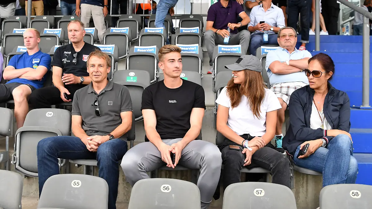 Jürgen und Jonathan Klinsmann bei einem Fußballspiel (Archivbild).