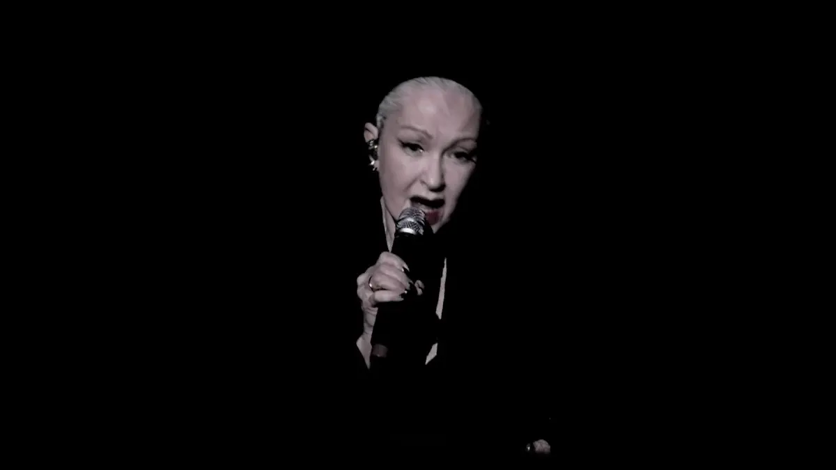 Bei Konzert! Superstar legt sich mit Fan an – „Bitch, dann kriegst du es mit mir zu tun!" Schlagabtausch statt Gesang