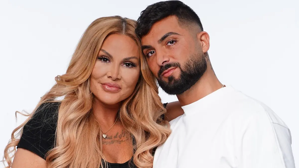 Das YouTube Kult-Influencer-Paar Lisha (33) und Lou (31).
Die Verwendung des sendungsbezogenen Materials ist nur mit dem Hinweis und Verlinkung auf TVNOW gestattet.