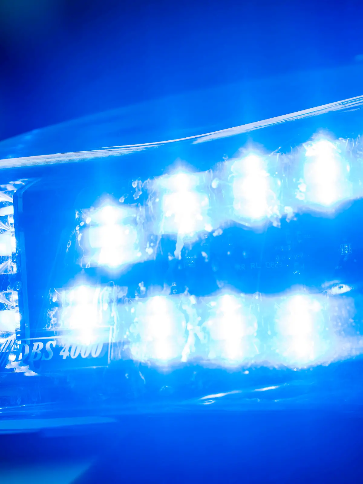 Deutschland, München, April 2026, Blaulicht bei Polizeieinsatz, Einsatzfahrzeug der Polizei, Hersteller FG Hänsch Warnsysteme, Symbolfoto Notfall, 110, Einsatz, Bayern,
