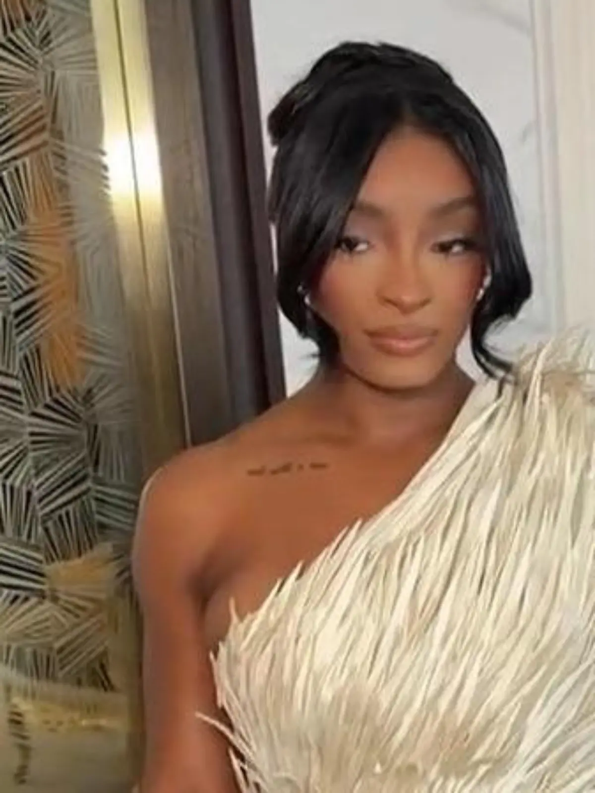 Bild zu: "Weltstar will nicht mehr auf Roten Teppich – weil das Outfit zu teuer ist!"