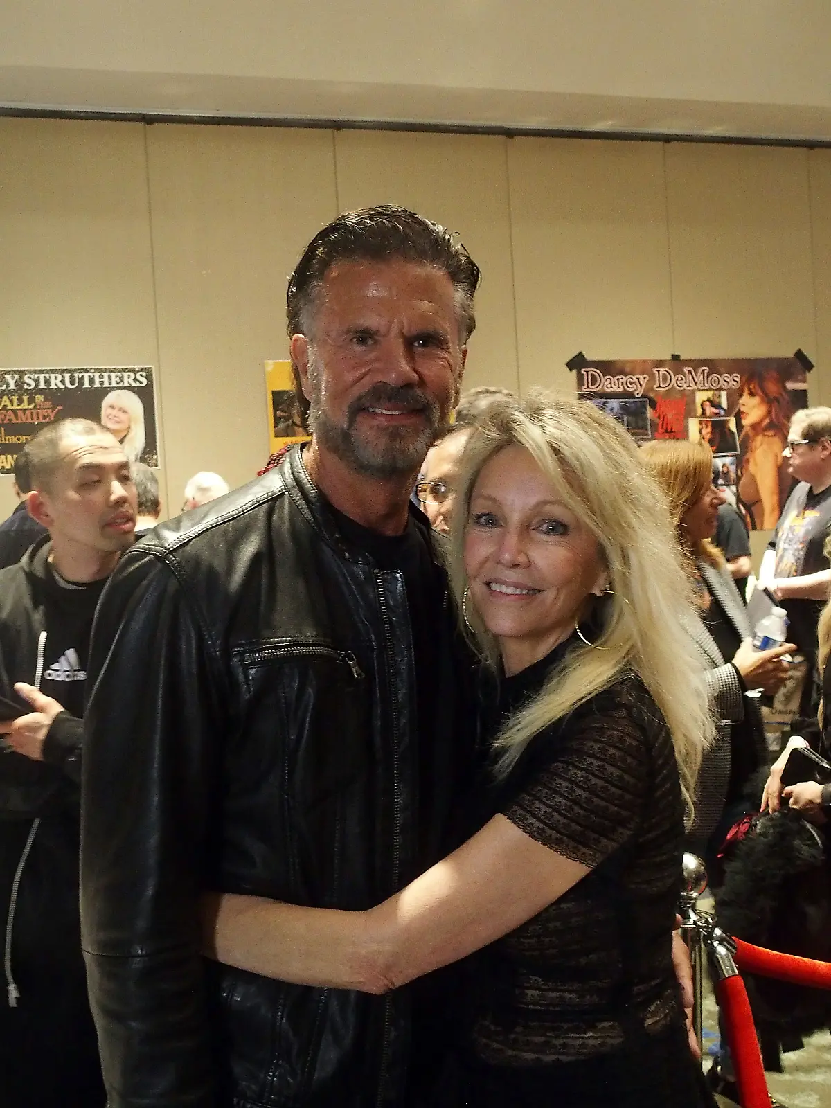 Lorenzo Lamas und Heather Locklear auf der Chiller Theatre Expo in New Jersey, die beiden Schauspiel-Stars sind nun offiziell ein Paar.