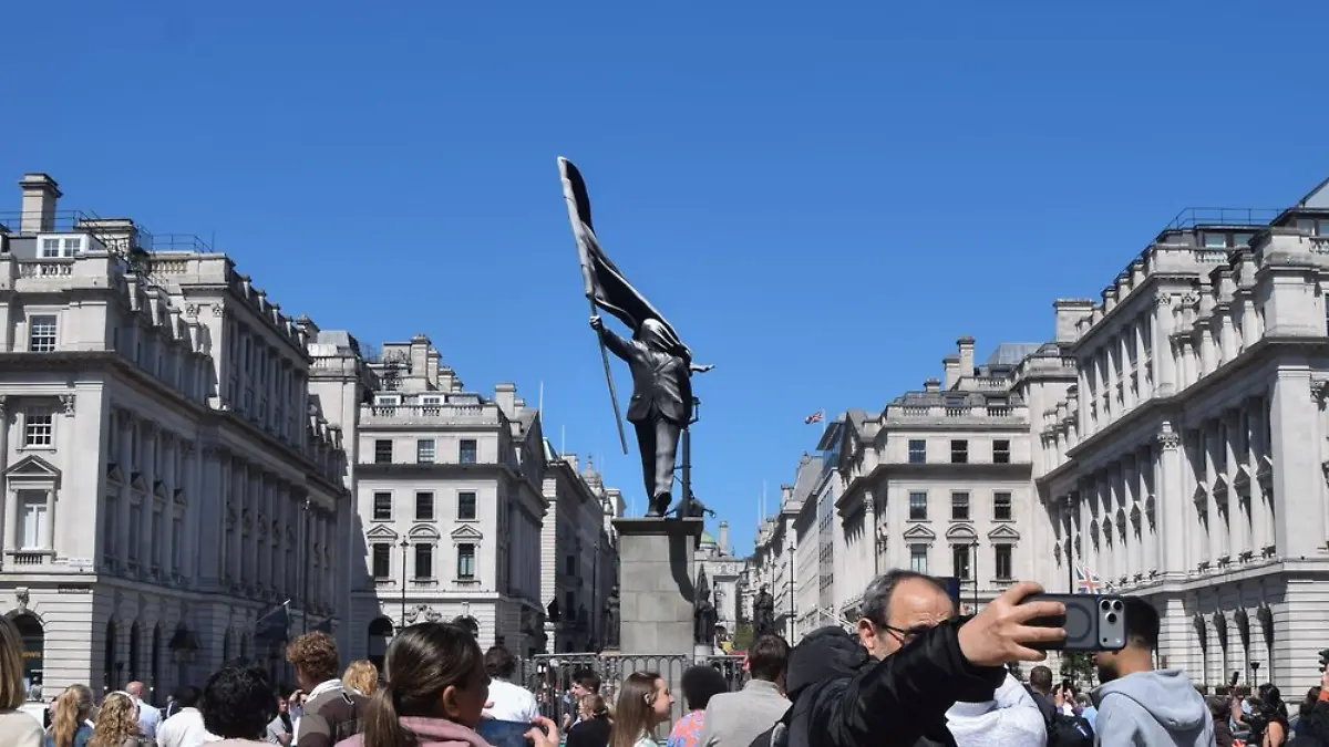 Neue Banksy-Statue mitten in London aufgetaucht