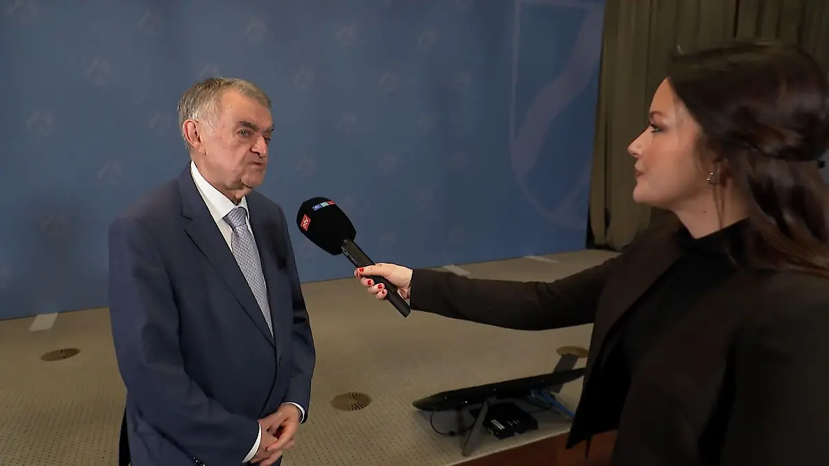 Interview mit NRW-Innenminister Herbert Reul (CDU) Kriminelle suchen jugendliche Straftäter im Netz