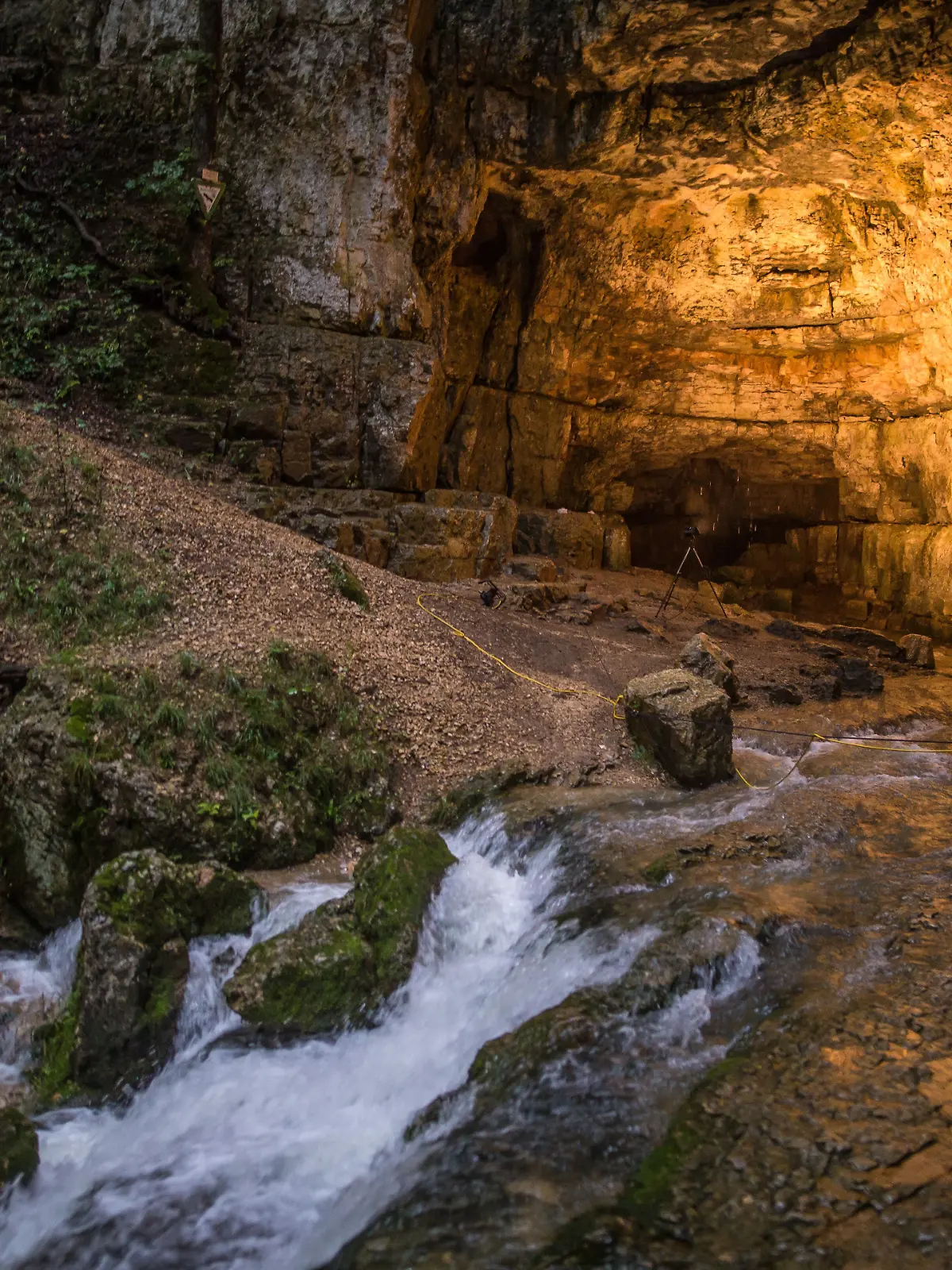 Der Eingangsbereich der Falkensteiner Höhle bei Grabenstetten