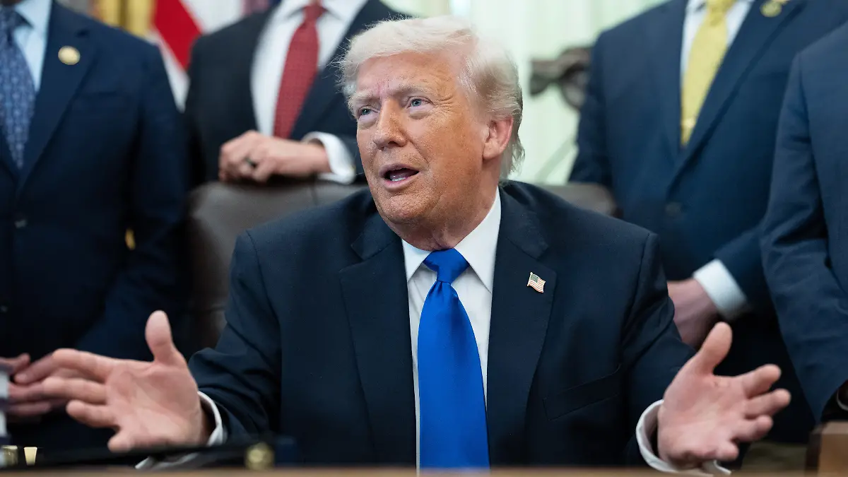 US Präsident Trump unterzeichnet im Oval Office weitere Executive Orders