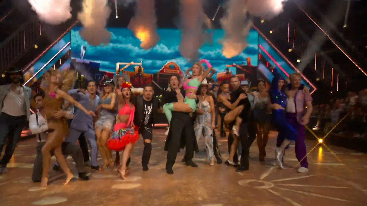 Gemeinsam im Cowboy-Style: Promis und Profis legen einen starken Showstart hin Yeehaw!