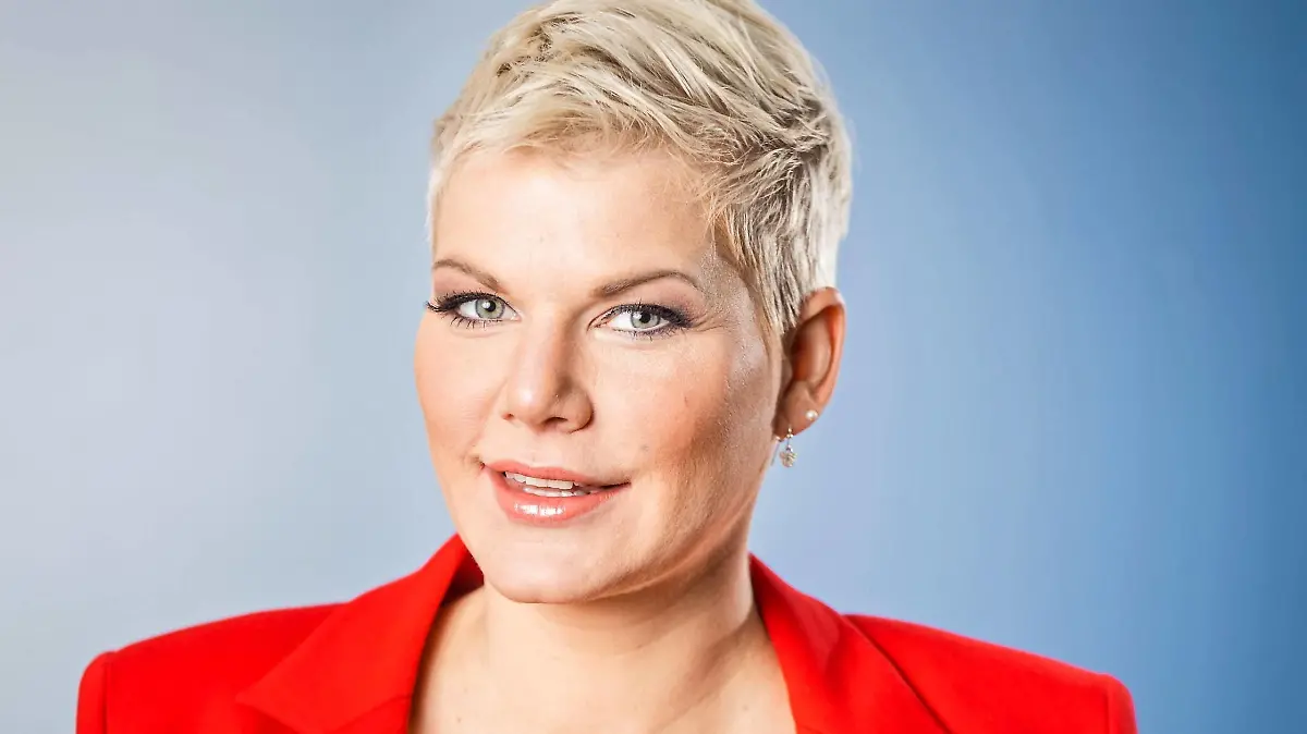 MDR - Riverboat. Sängerin Melanie Müller anläßlich der Aufzeichnung der MDR - Talkshow Riverboat am 25.01.2019 im Studio 3 der Mediacity Leipzig. 20190125SFL0019 *** MDR Riverboat singer Melanie Müller on the occasion of the recording of the MDR talk show Riverboat on 25 01 2019 at Studio 3 of Mediacity Leipzig 20190125SFL0019
