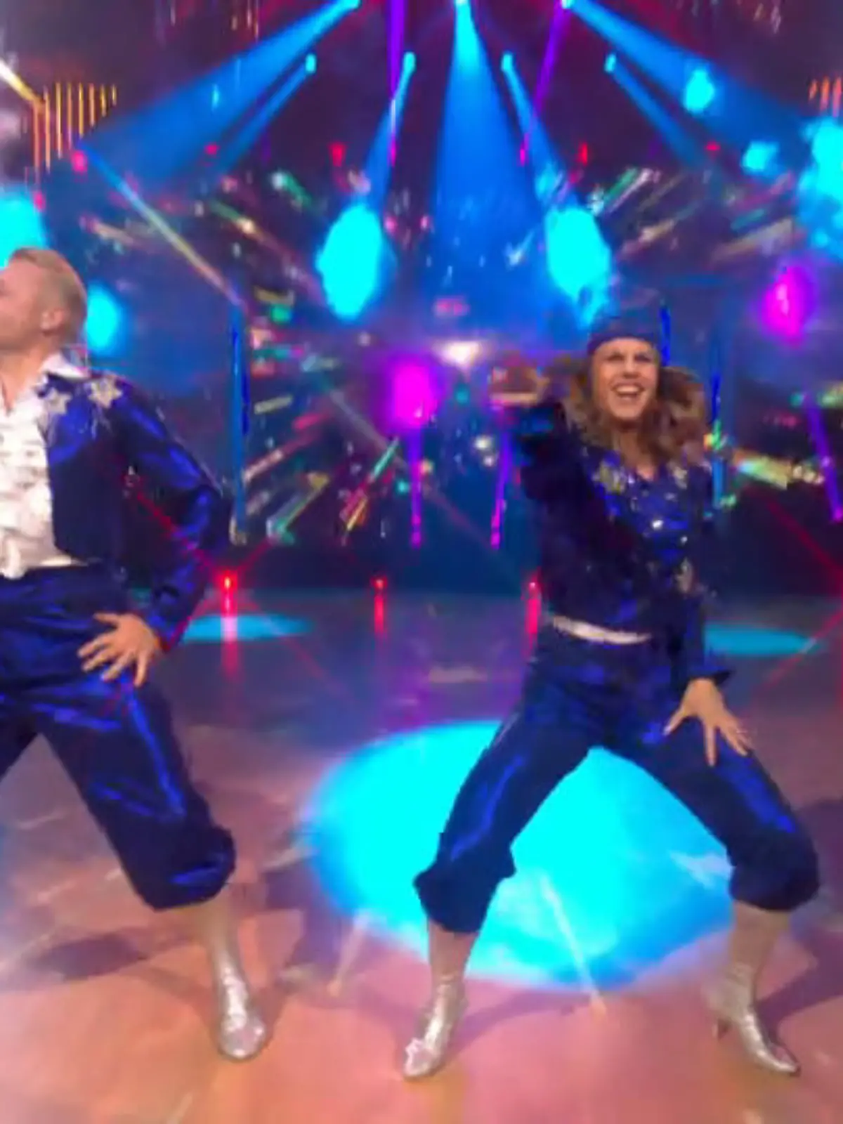 Bild zu: "Jive zu „Waterloo“: Ross und Mariia reißen das Studio von den Sitzen"
