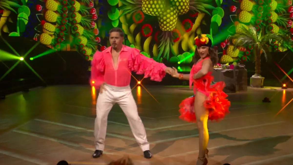 Gustav Schäfer übt sich im Hüftschwung Let's Dance 2026: Eine temperamentvolle Samba
