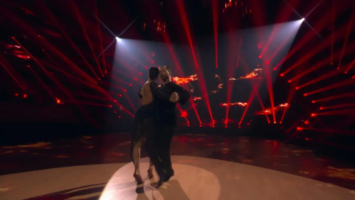 Nadja Benaissa liefert einen intensiven Tango Die „Let’s Dance“-Jury vergibt 30 Punkte