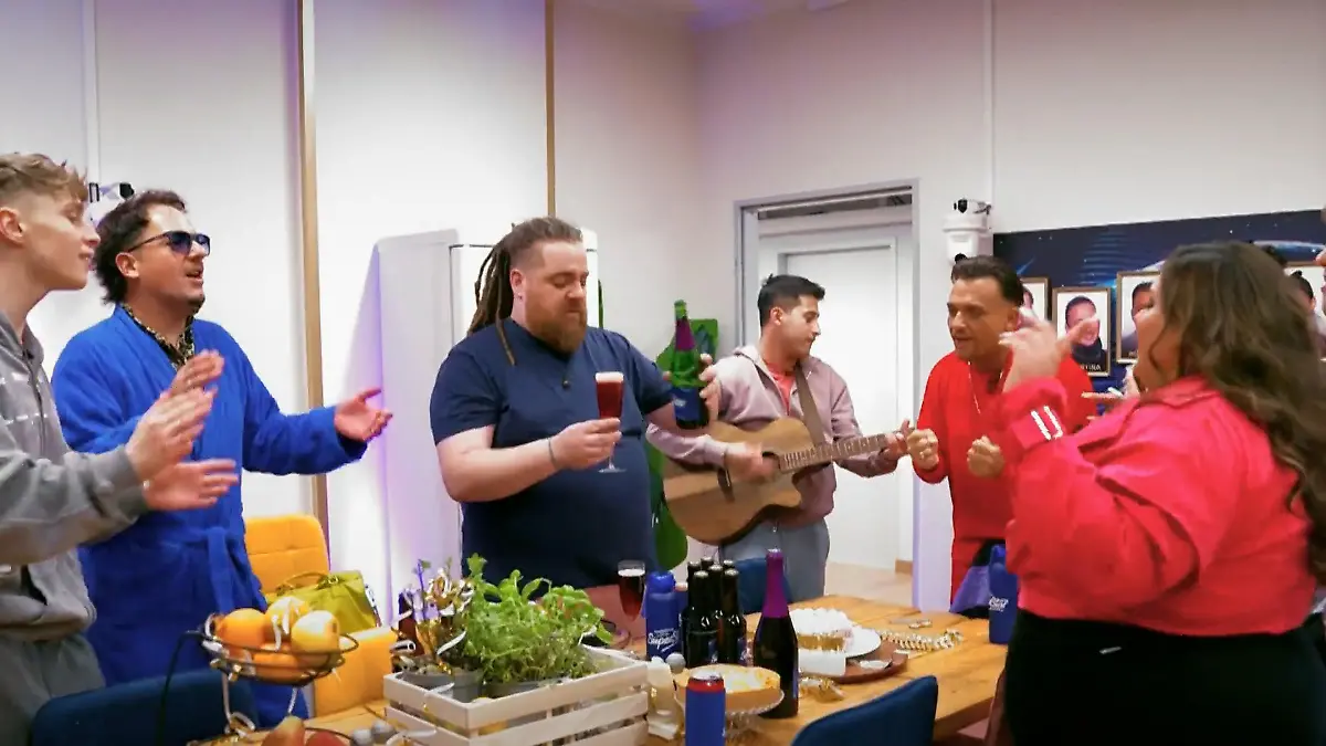 Erst Party, dann Auszug: Riesen-Emotionen nach der ersten Show Drei mussten gehen
