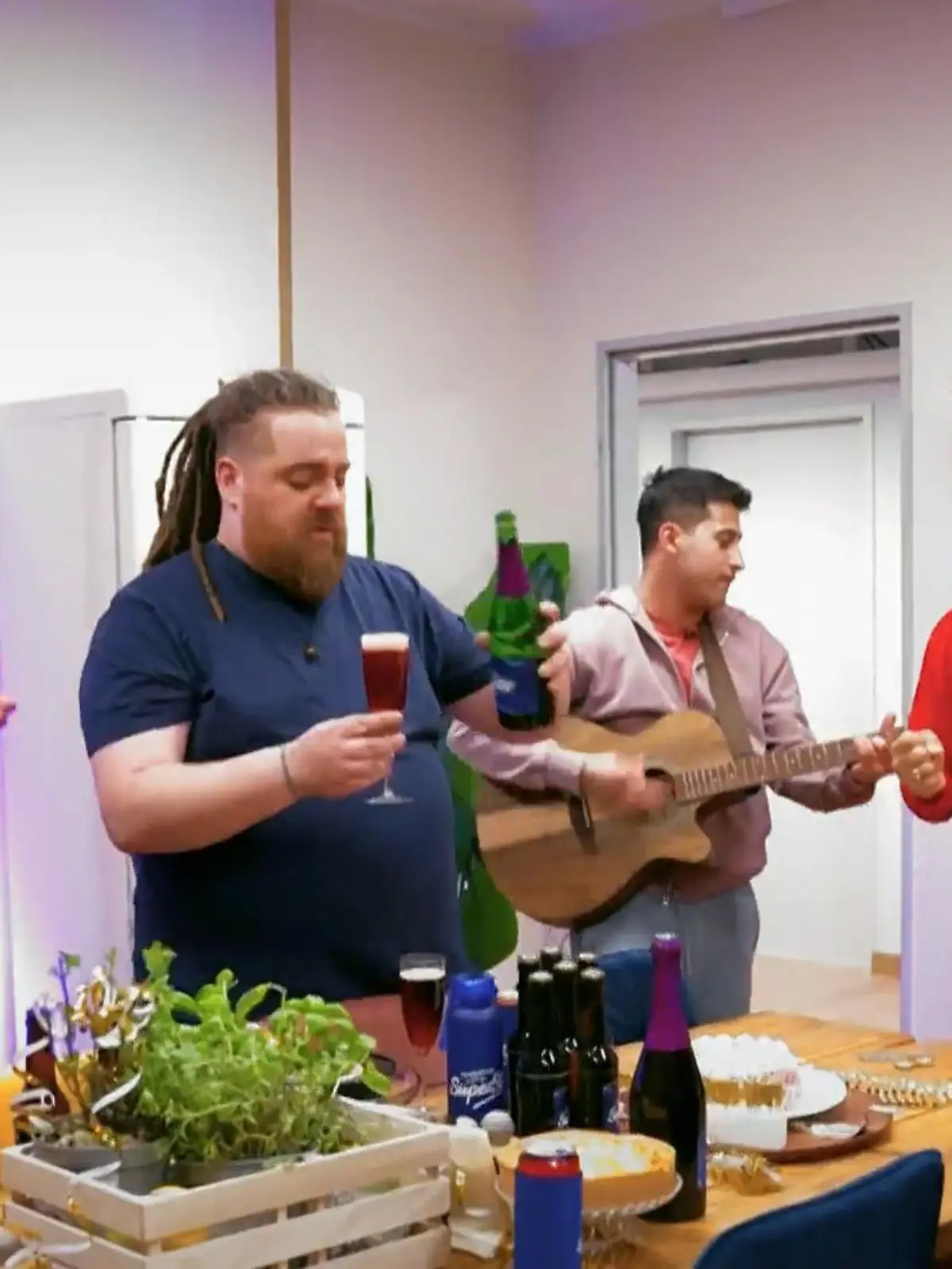 Bild zu: "Erst Party, dann Auszug: Riesen-Emotionen nach der ersten Show"