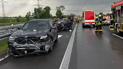 Kerpen (NRW): Frau tot, Kind schwer verletzt bei Unfall auf A61