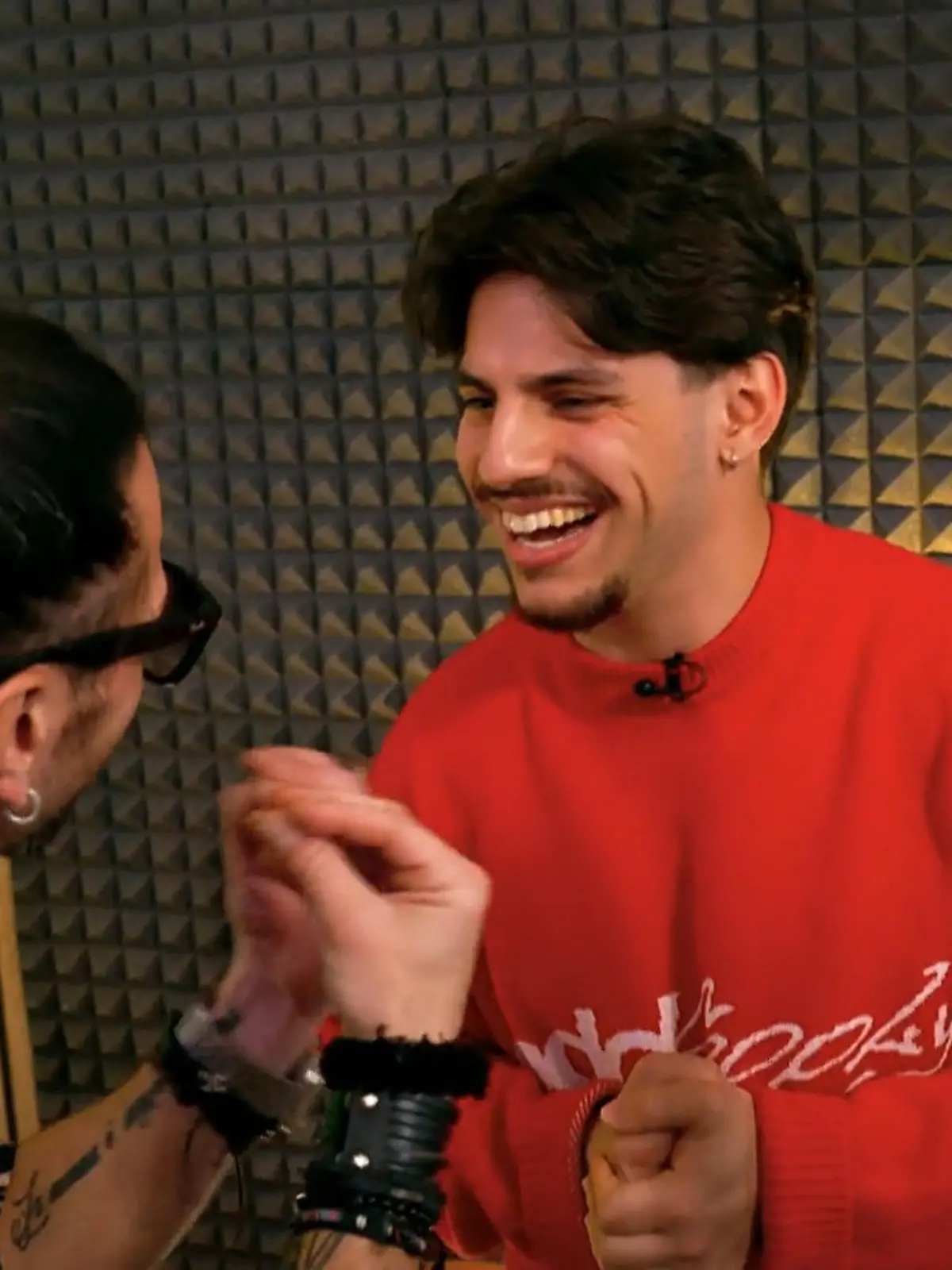 Bild zu: "Paco übt "Emociones" für seinen nächsten Song"