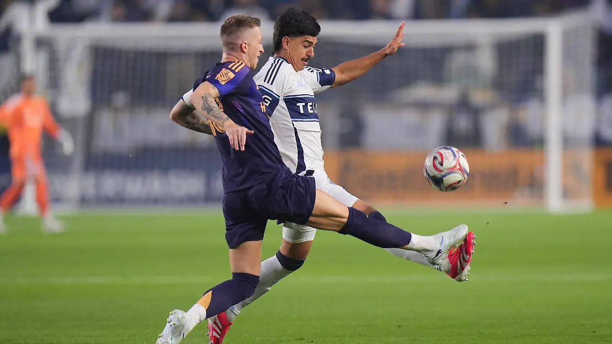 Marco Reus (vorne) spielte gegen Vancouver eine Halbzeit für Los Angeles.