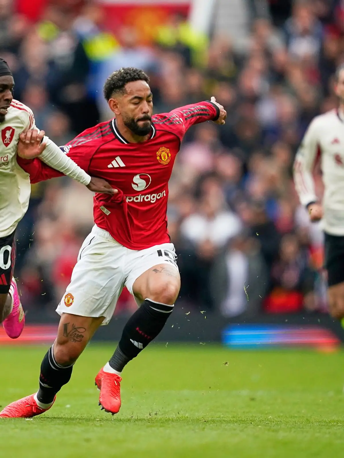 Bild zu: "Liverpool verliert bei Man United - Sorgen um Legende"