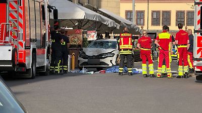 Amokfahrt in Leipzig? Auto rast in der Innenstadt in Menschengruppe – Fahrer festgenommen!