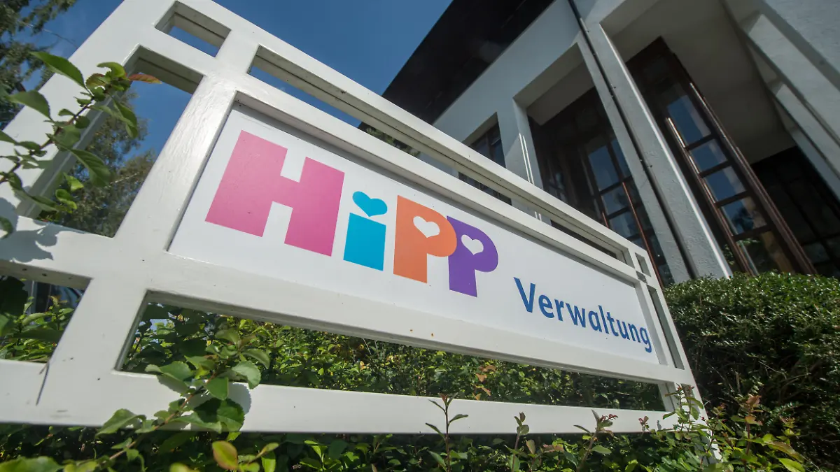 ARCHIV - Die Firmenzentrale des Babynahrungherstellers Hipp, aufgenommen am 28.09.2016 in Pfaffenhofen an der Ilm (Bayern). Foto: Armin Weigel/dpa (zu dpa "Hipp ruft Frühstücks-Ringe für Kinder wegen Metalldraht zurück" vom 13.10.2016) +++ dpa-Bildfunk +++