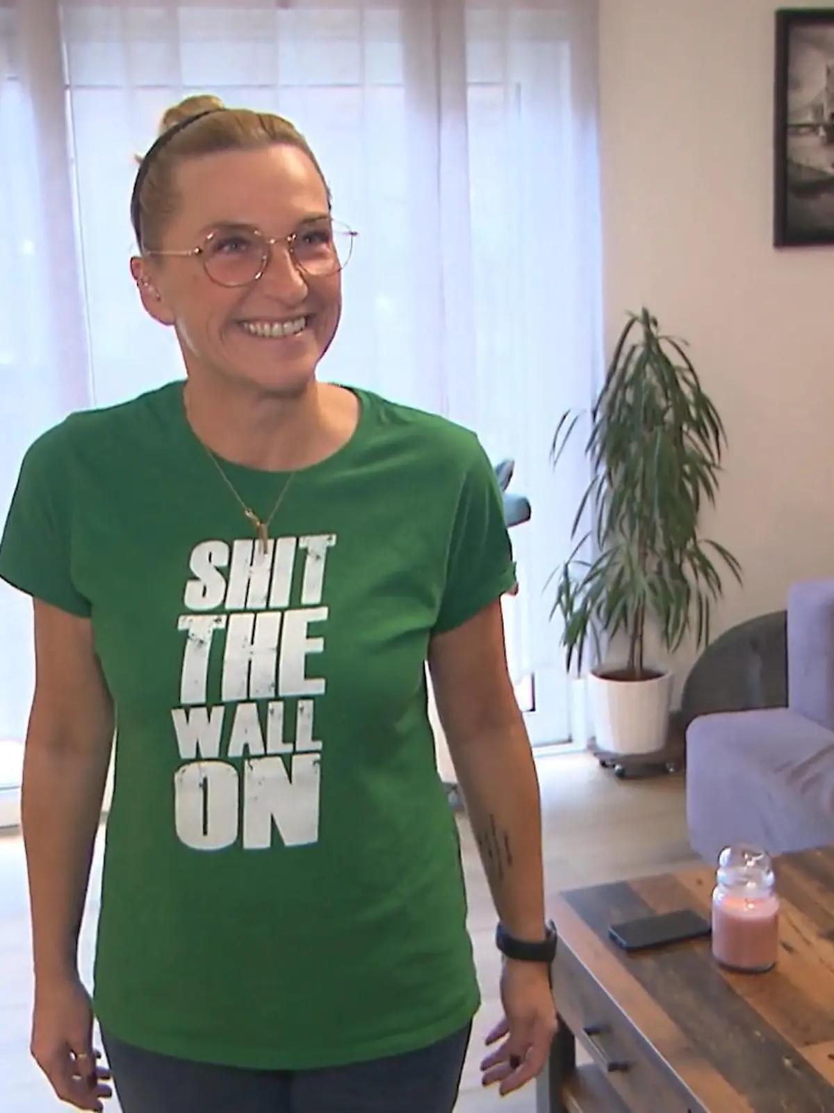 Bild zu: "Sandra zeigt ihr Zuhause mit Humor"