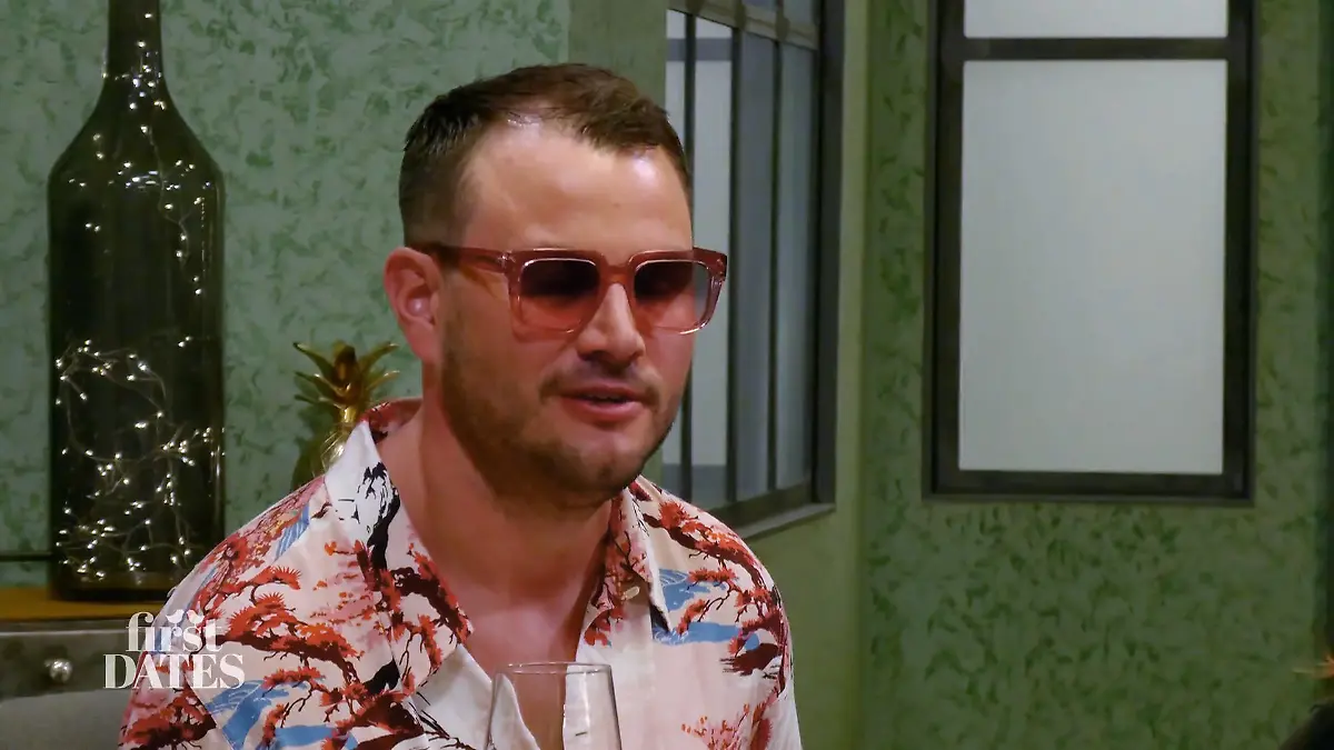 Raimar erklärt seine rosa Brille Brille mit Bedeutung