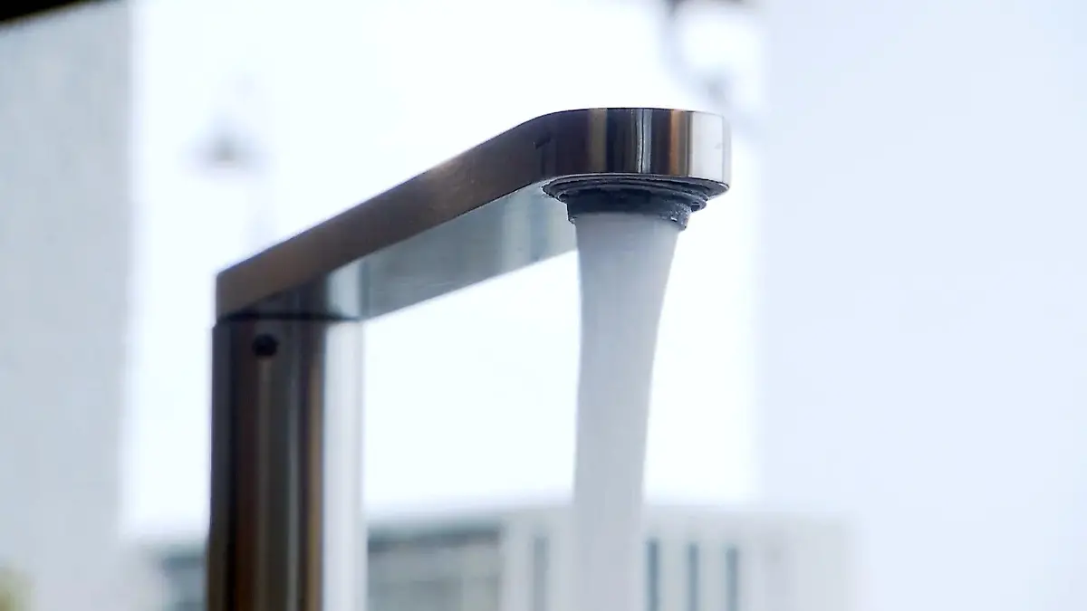 Plötzlich um 100 Prozent teurer! Droht uns jetzt der Wasser-GAU? „Das ist Wucher!”