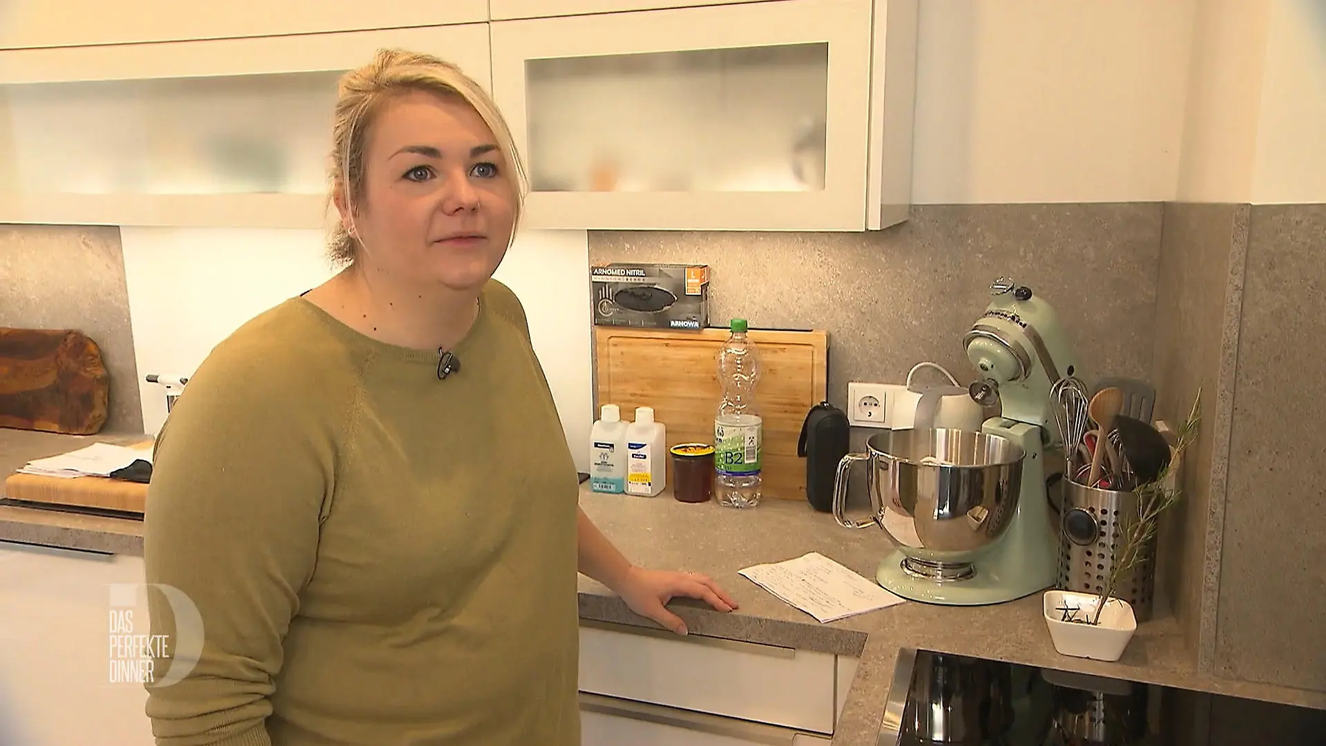 Diana richtet alles aufs Dinner aus Neue Küche, große Pläne