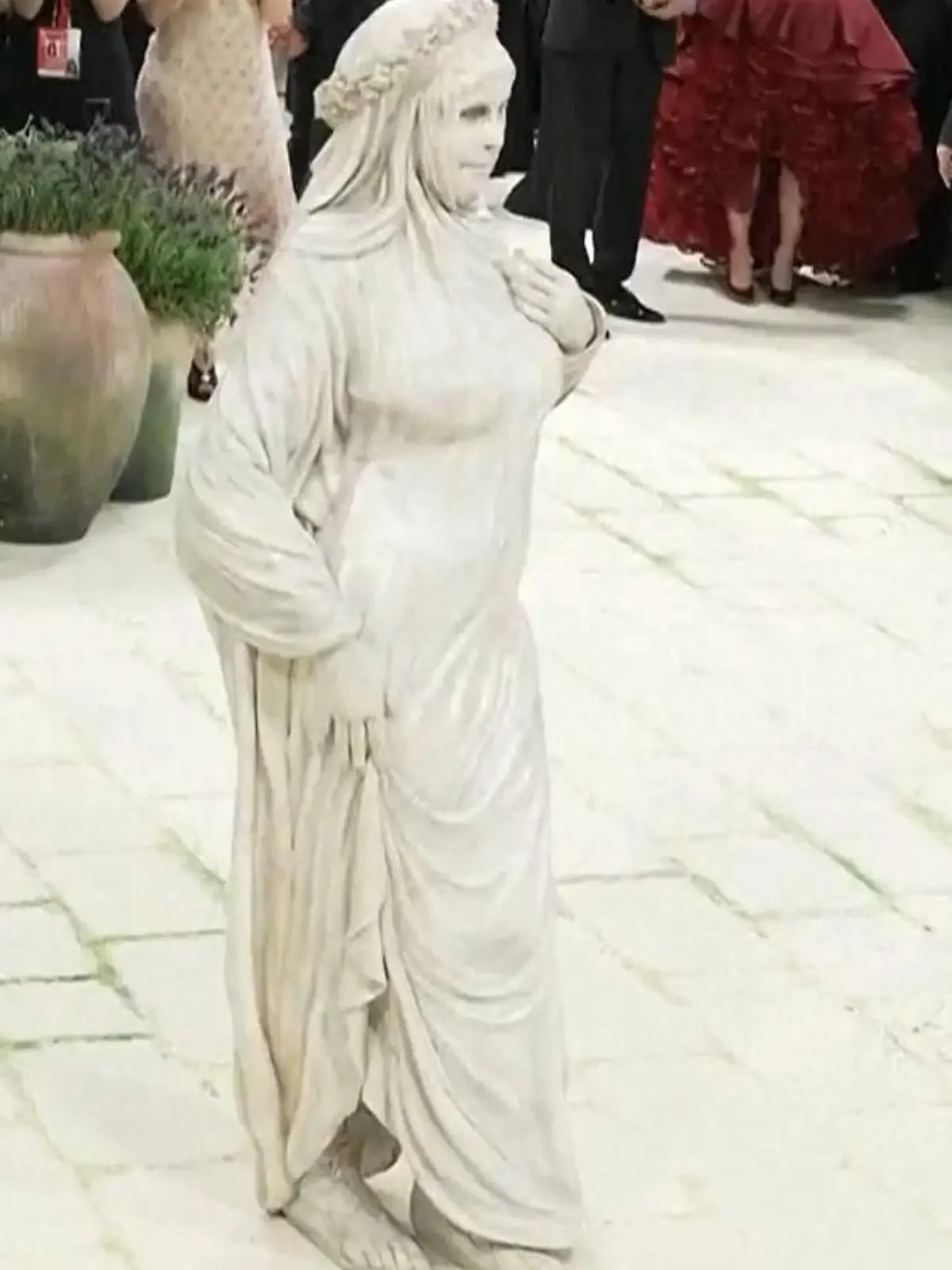 Bild zu: "Bei Met Gala in New York – Heidi Klum spaltet mit DIESEM Outfit das Netz!"