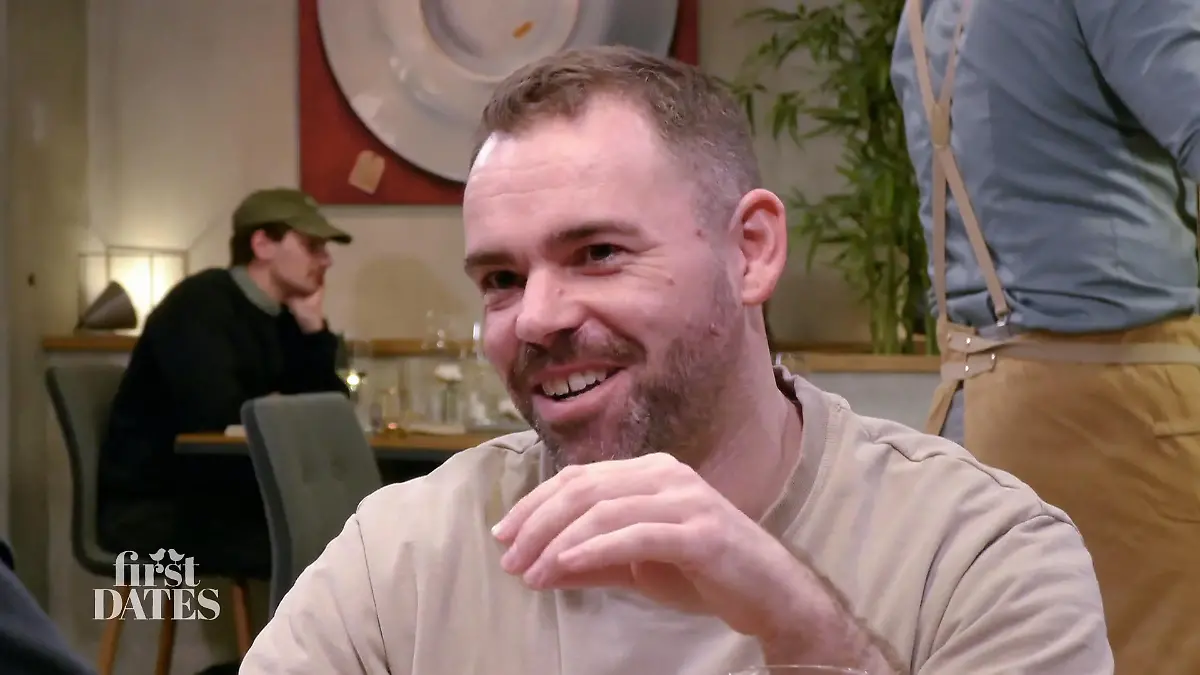 Marcel und Kevin finden Nähe Offen über die Vergangenheit