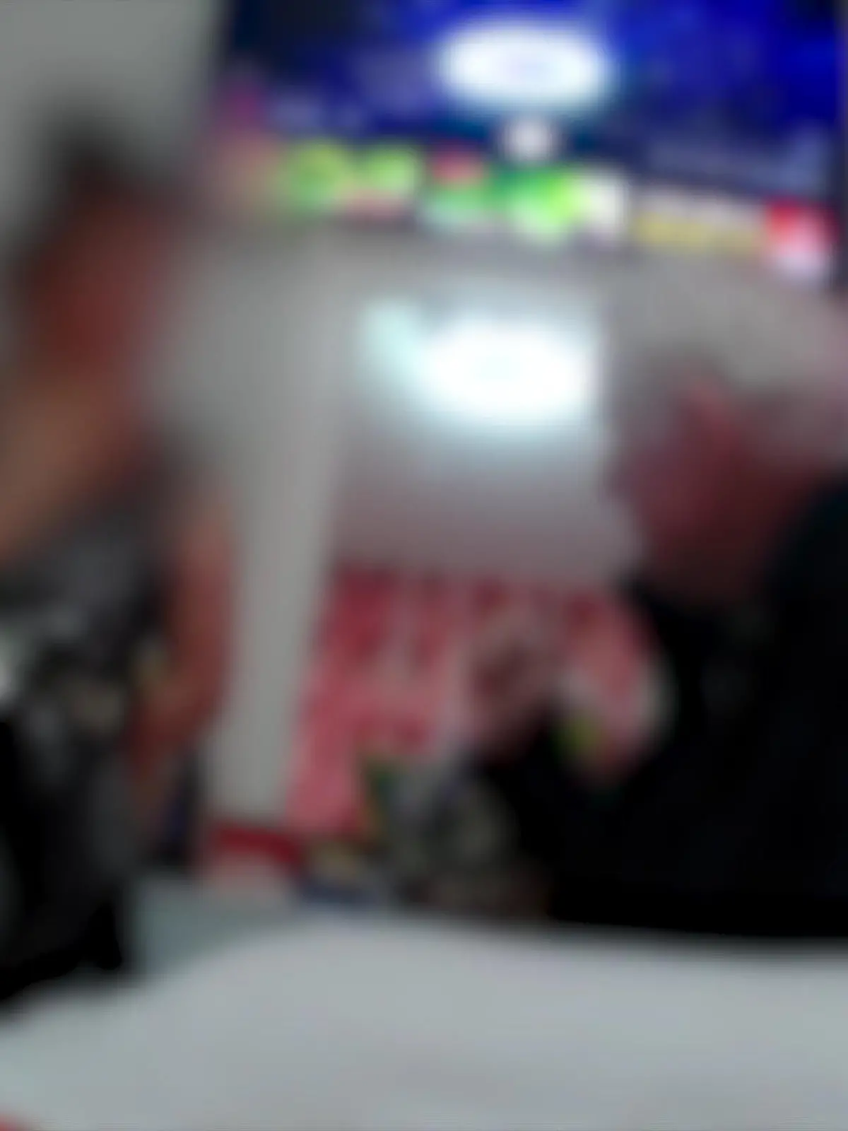 Bild zu: "Illegale Bordelle aufgedeckt – in Massage-Salons!"