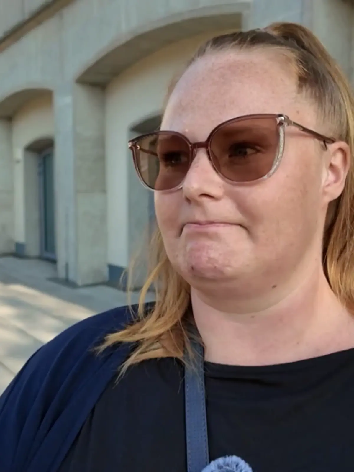 Dorina L. spricht nach dem dritten Prozesstag