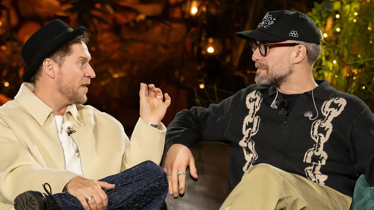 Sing meinen Song: Johannes Oerding sitzt neben Mark Forster auf der Couch und spricht