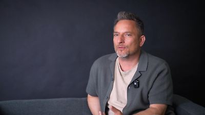 Bild von Lars Pape fühlt mit seiner Rolle mit