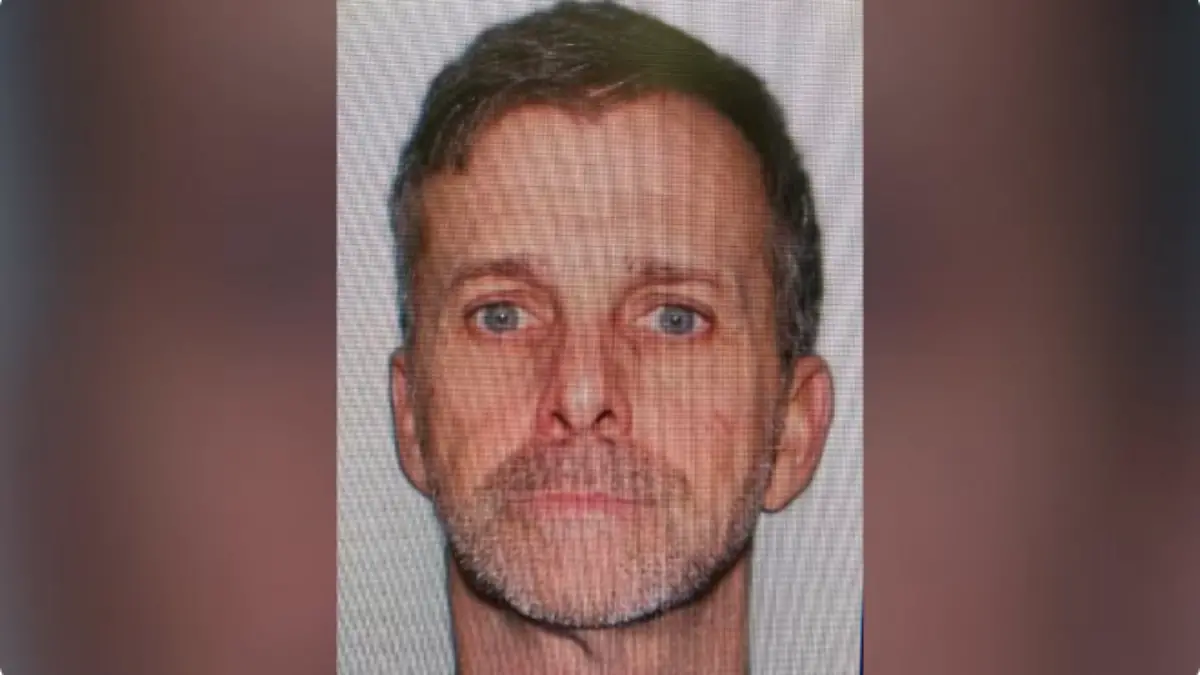 Die Behörden in Tennessee suchen nach Craig Berry, einem bewaffneten Veteranen der Spezialeinheiten, der verdächtigt wird, versucht zu haben, seine Ehefrau zu töten.