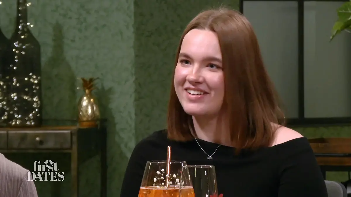 Lea und Mo finden ihren Reise-Funken Nähe in der Fotobox