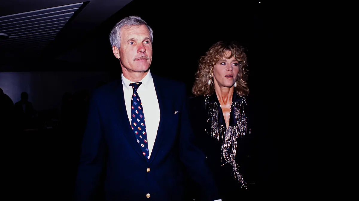 May 6, 2026, Atlanta, Georgia, USA: TED TURNER and wife Jane Fonda arrive at 10 year anniversary celebration at CNN, Atlanta,1990. Atlanta USA PUBLICATIONxINxGERxSUIxAUTxONLY - ZUMAn03_ 20260506_zaf_n03_015 Copyright: xRobinxRaynex