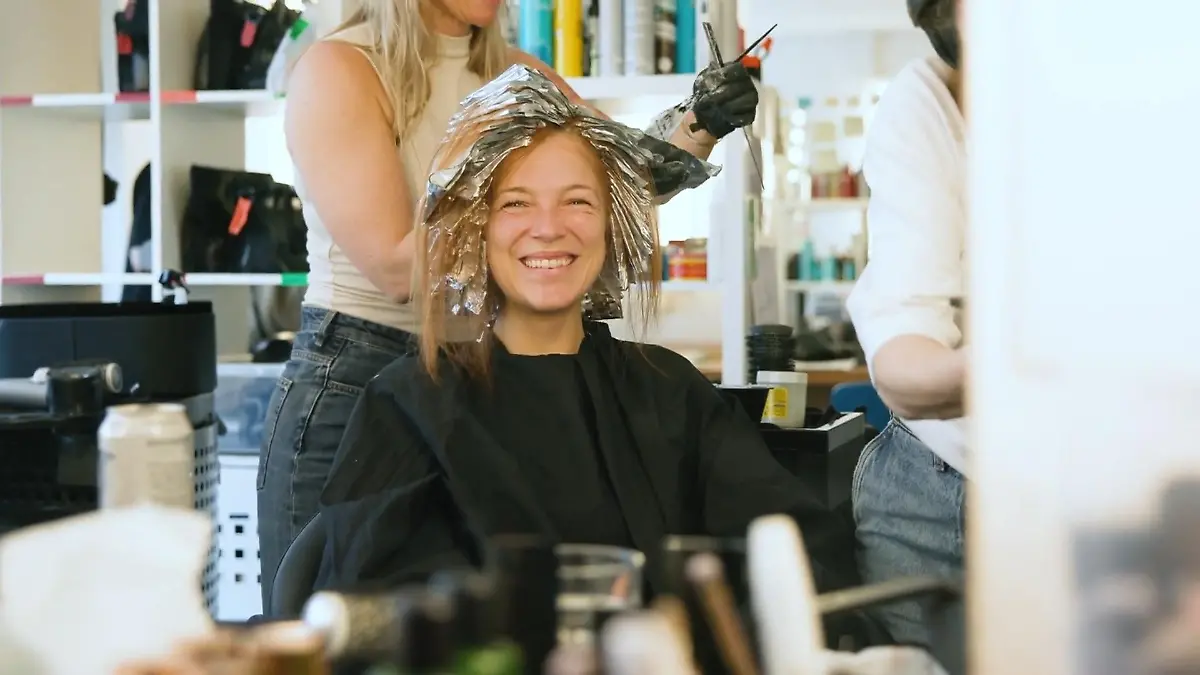 Iris Mareike Steens Haare sind nicht mehr dunkel Neuer Look für GZSZ-Star