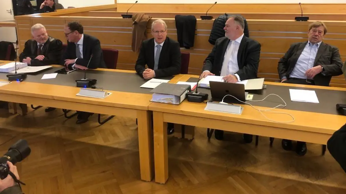 Hannovers Ex-Oberbürgermeister Stefan Schostok muss wieder vor Gericht.