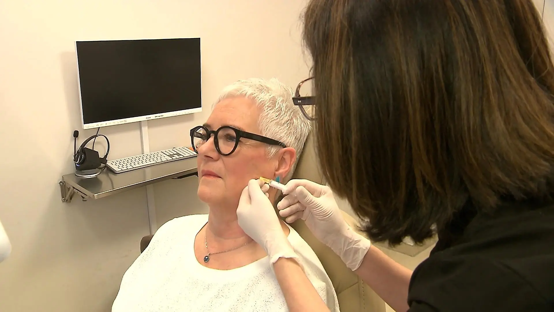 Birgit will ihr Zähneknirschen endlich stoppen – mit einer Botox-Behandlung Endlich schmerzfrei dank eines Nervengifts?