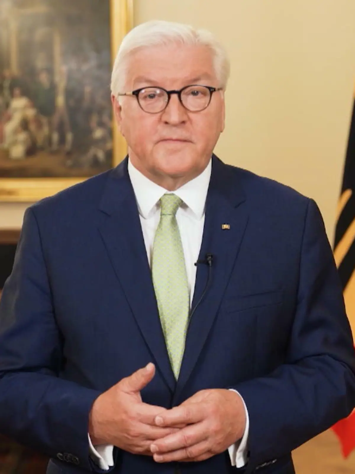 Bundespräsident Frank-Walter Steinmeier hat in einer Videobotschaft an die Bürgerinnen und Bürger in Deutschland appelliert, das Angebot der Impfung gegen Covid-19 zu nutzen.