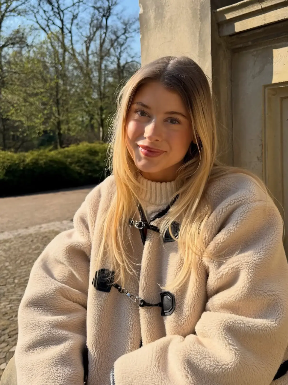 Influencerin Ronja Elisabeth spricht über Einsamkeit. 
