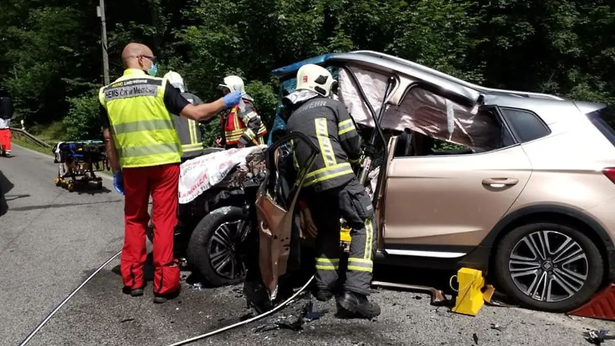 Unfall mit Schulbus in Wilkau-Haßlau