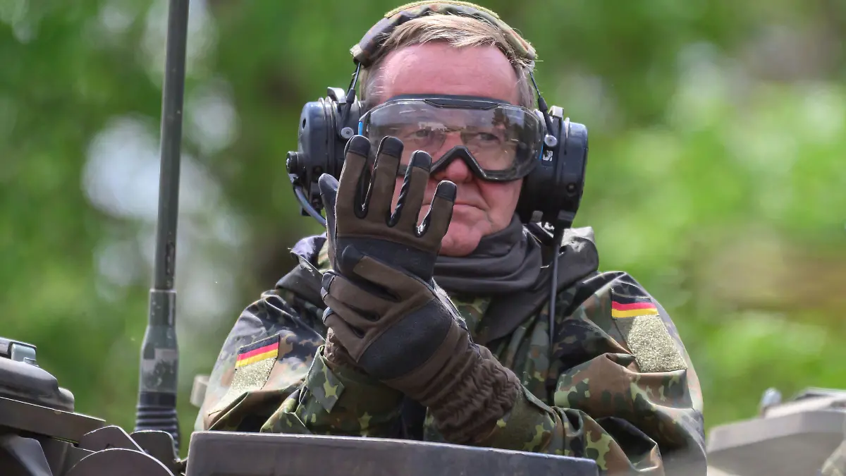 Boris Pistorius besucht Bundeswehr in Munster