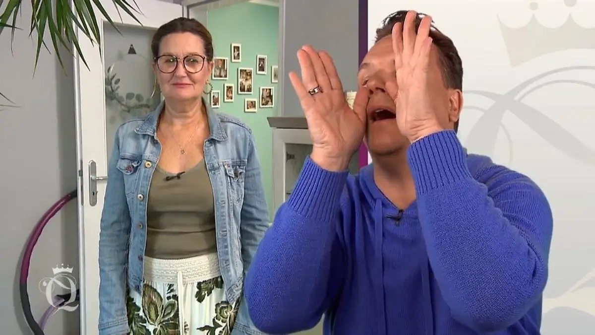 Shopping Queen: Bildmontage - links Kandidatin Carmen am Morgen, rechts Guido Maria Kretschmer, der wie zum Rufen die Hände an den Mund legt